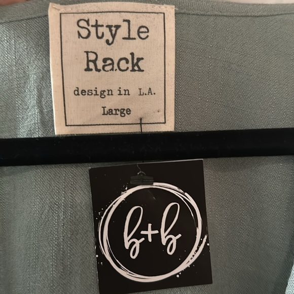 Style Rack wrap top. Green. Size large. - Picture 3 of 3